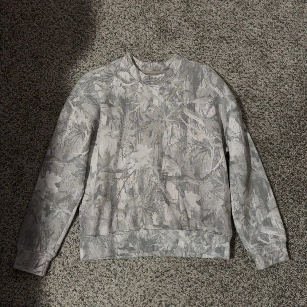 Hollister Boxy Camo Crew Sweatshirt - Picture 4 of 9